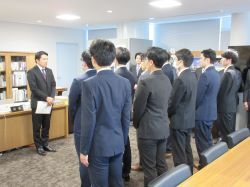 能登半島地震に伴う金沢市・輪島市への職員派遣出発式にてあいさつの様子
