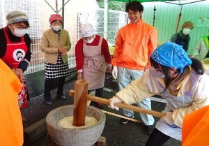 長森西・長森東子ども会の活動「インリーダー研修（感謝祭）」02