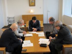 司町旧県庁舎保存活用協議会会長 古川秀昭氏ほかと面談の様子