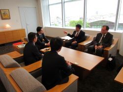 中部地方整備局木曽川上流河川事務所長 齋藤大作氏が着任のあいさつの様子
