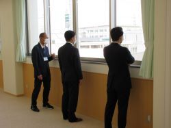 第二恵光、第三恵光及びワークス恵光附属棟を視察（同所）の様子