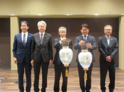 川原町まちづくり会の川原町提灯お披露目会に出席し、講評（十八楼）