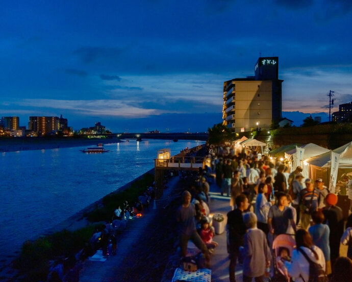 長良川夜市の様子