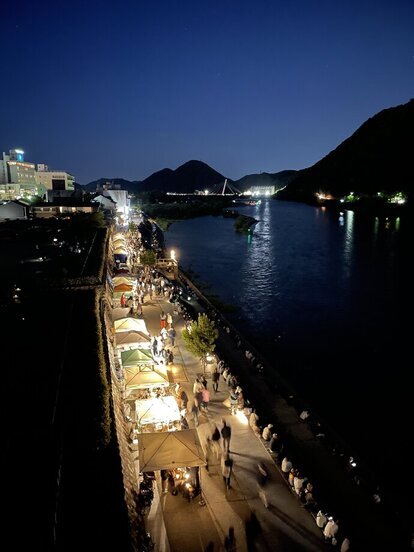 長良川夜市の様子