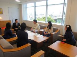 一般社団法人日本文化伝統産業近代化促進協議会会長 表博耀氏と面談の様子