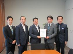 同じく、参議院議員 渡辺猛之氏に要望及び意見交換（東京）の様子