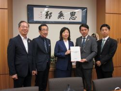 同じく、衆議院議員 野田聖子氏に要望及び意見交換（東京）の様子