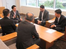 第106回全国高等学校野球選手権記念岐阜大会名誉会長 木村俊介氏ほかと面談の様子