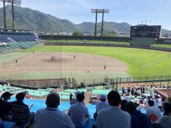 第106回全国高等学校野球選手権大会岐阜大会 岐阜市立岐阜商業高等学校 対 岐阜県立岐阜各務野高等学校を観戦（長良川球場）の様子