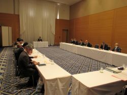 公益社団法人岐阜県都市整備協会令和6年度第1回理事会に出席し、議事進行（グランヴェール岐山）の様子