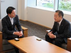 株式会社近鉄・都ホテルズ 都ホテル 岐阜長良川執行役員総支配人 前原研介氏が着任の挨拶の様子