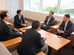 岐阜乗合自動車株式会社代表取締役社長 葛󠄀西信三氏が就任の挨拶様子