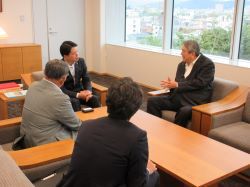 岐阜県フェンシング協会会長 中村源次郎氏及び同理事長 戸田博二氏と面談の様子