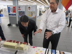 岐阜刑務所主催 矯正展を視察の様子