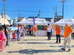 第23回長良西納涼夏祭りに出席し、あいさつ（長良西小学校）の様子