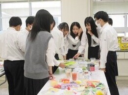 生徒間でのフィードバックの様子