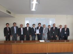 同会長として岐阜市水防協会と合同で、国土交通省中部地方整備局河川部長 吉岡大藏氏に提言及び意見交換（愛知県名古屋市）の様子