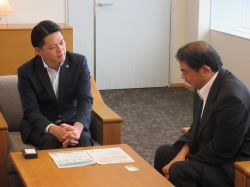 総務省中部管区行政評価局長 竹中一人氏が着任のあいさつの様子