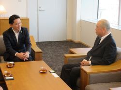 岐阜県警察本部長 三田豪士氏が着任のあいさつの様子