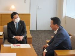 一般財団法人民主音楽協会岐阜支部会長 水谷豪紀氏と面談の様子