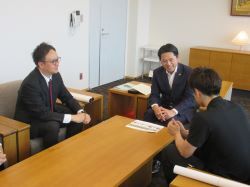 岐阜バスケットボール株式会社代表取締役社長 那須史明氏ほかと面談の様子