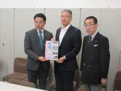 同じく、財務省主計局主計官 菅野裕人氏へ提言及び意見交換（東京）の様子