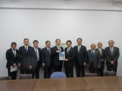 同じく、財務省主計局主計官 菅野裕人氏へ提言及び意見交換（東京）の様子