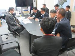中部直轄河川治水期成同盟会連合会の会長として、国土交通省水管理・国土保全局長 藤巻浩之氏へ提言及び意見交換（東京）の様子