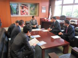 同会長として、国土交通副大臣 堂故茂氏へ提言及び意見交換（東京）の様子