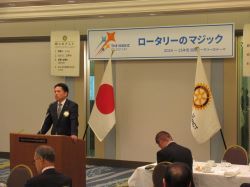 岐阜ロータリークラブ例会に出席し、卓話（都ホテル岐阜長良川）の様子