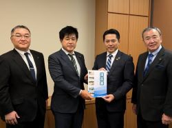 同会長として、衆議院議員 今井雅人氏に提言及び意見交換（東京）の様子