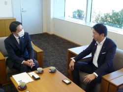 堺市長 永藤英機氏と面談の様子