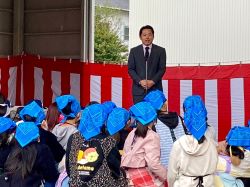 第19回長森感謝祭に出席し、あいさつ（JAぎふ北長森支店）の様子