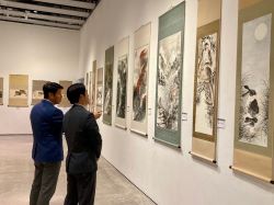 水墨金華 清風水墨画会生徒発表展 劉悦東水墨画新作品展を鑑賞（みんなの森 ぎふメディアコスモス）の様子