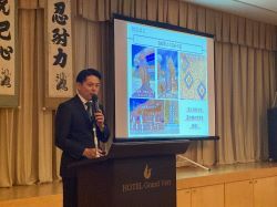 本郷自治会研修会に出席し、卓話（グランヴェール岐山）の様子