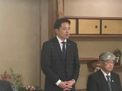 西部管内農政推進委員等連絡協議会意見交換会に出席し、あいさつ（早川屋）の様子