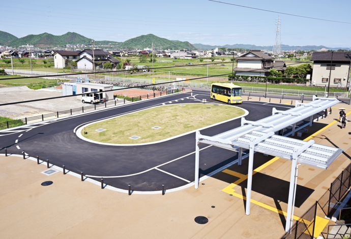 JR長森駅北口交通広場の様子