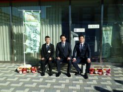 新たに開設した「岐阜市バスまちば」を視察（十六銀行忠節支店ほか）の様子