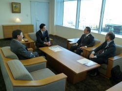 岐阜信用金庫理事長 好岡政宏氏ほかと面談の様子
