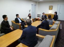 杭州国際貿易促進委員会展示交流部次長 湯怡文氏ほか訪日団と面談の様子