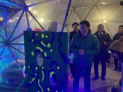 セントラルパーク金公園「CHRISTMAS MUSEUM」を視察（同所）の様子