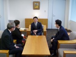 医療法人和光会理事長 山田豪氏ほかと面談の様子