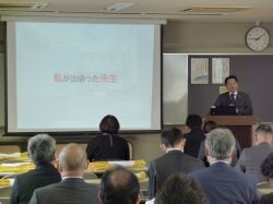 第6回岐阜市小中学校長会全体会に出席し、講話（岐阜市教育研究所）の様子