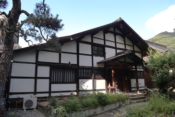 妙照寺庫裡