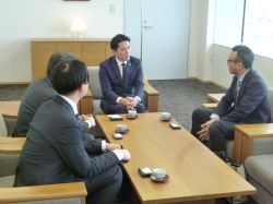 東邦ガス株式会社岐阜地域支配人 村田純一氏ほかと面談の様子