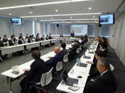 令和6年度岐阜市防災会議にて、あいさつ及び議事進行の様子