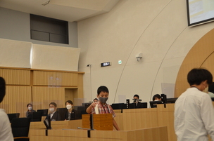 画像:議長選挙の投票の様子