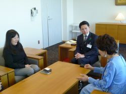 ブラジル岐阜県人会 清水リーナ春美氏ほかと面談の様子