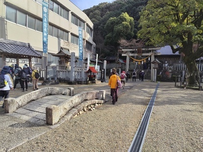 かしもり神社