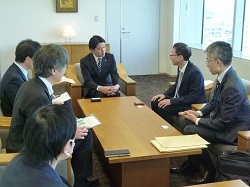 岐阜地方法務局長 渡邉英介氏が着任のあいさつの様子